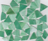 Tiffany-Glas Bruchmosaik in Gr�nmix 55 St.- ca. 180g