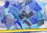 Tiffany-Glas Bruchmosaik unbearbeitet Blaumix 1kg-ca 20-50 St.