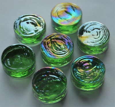 Deko Mosaiksteine irisierend rund 2cm grün 7 St.-ca. 37g