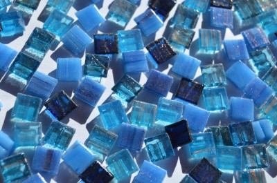 Mini Mosaik mit Flimmer Blaumix 1x1 cm 300 St.- ca.204g