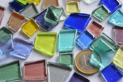 Glas Mosaiksteine unregelm. transparent bunt 100g ca. 40 St. Glas Mosaiksteine unregelm. transparent bunt 100g ca. 40 St.