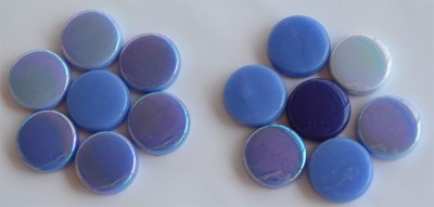 Glas Mosaiksteine rund 20mm Blaumix Stärke 6mm 100g ca. 22 St.