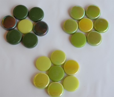 Glas Mosaiksteine rund 20mm Grünmix Stärke 6mm 100g ca. 22 St.