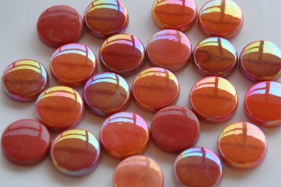 Glas Mosaiksteine rund 20mm Rotmix Stärke 6mm 100g ca. 22 St.