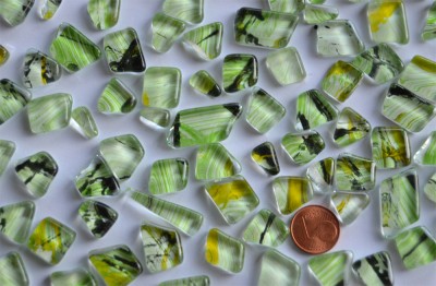 Glas Mosaiksteine unregelm. Muster grün 100g ca. 60St. Glas Mosaiksteine unregelm. Muster grün 100g ca. 60St.