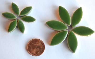 Mosaiksteine Blattform aus Keramik 2 Größen grün 36 St.- ca.32g Mosaiksteine Blattform aus Keramik 2 Größen grün 36 St.- ca.32g