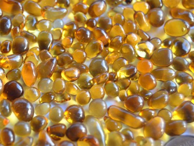 Deko Mosaiksteine Glaskiesel 3-10mm bernsteinfarben 100g ca. 600