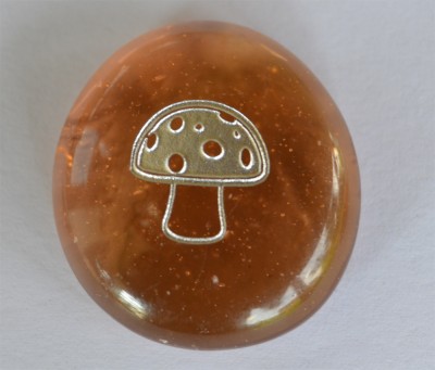 Glasnuggets eingravierter Fliegenpilz 25-30mm 1Stück ca.10g