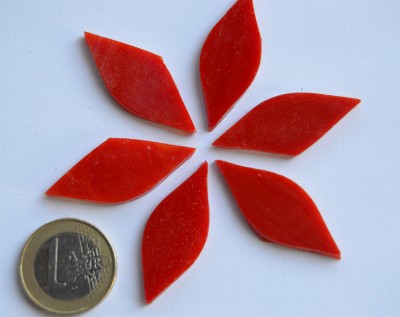 Tiffany Glas Blattform rot a 4x1,5cm 6 St.- ca. 12g. Tiffany Glas Blattform rot a 4x1,5cm 6 St.- ca. 12g.