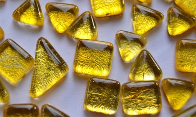 Soft Glas Mosaiksteine glänzend metallic gelbgold 100g ca 70 St. Soft Glas Mosaiksteine glänzend metallic gelbgold 100g ca 70 St.