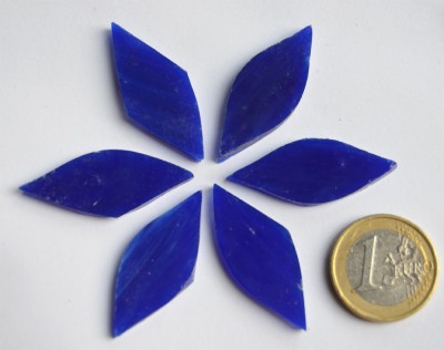 Tiffany Glas Blattform dunkelblau a 4x1,5cm 6 St.- ca. 12g. Tiffany Glas Blattform dunkelblau a 4x1,5cm 6 St.- ca. 12g.