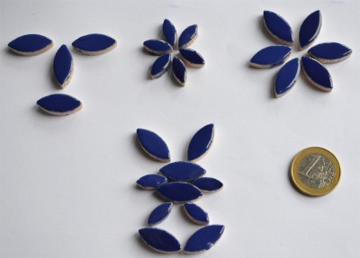 Mosaiksteine Blattform aus Keramik 2 Größen blau 36 St.- ca32g Mosaiksteine Blattform aus Keramik 2 Größen blau 36 St.- ca32g
