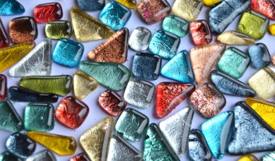 Glas Mosaiksteine unregelm. auffällige Struktur bunt 100g ca70St Glas Mosaiksteine unregelm. auffällige Struktur bunt 100g ca70St