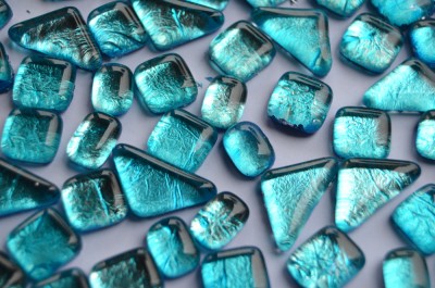 Soft- Glas Mosaiksteine unregelm. Blattstruktur blau 100g ca70St Soft- Glas Mosaiksteine unregelm. Blattstruktur blau 100g ca70St