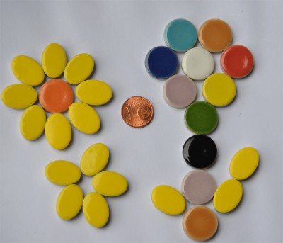Keramik Mosaikteine Set: 10 oval gelb und 10 rund bunt ca. 35g