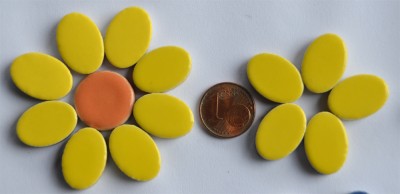 Keramik Mosaikteine Set: 10 oval gelb und 10 rund bunt ca. 35g