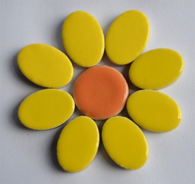 Keramik Mosaikteine Set: 10 oval gelb und 10 rund bunt ca. 35g