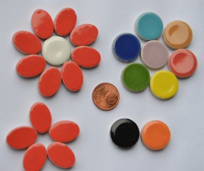Keramik Mosaikteine Set: 10 oval rot und 10 rund bunt ca. 35g