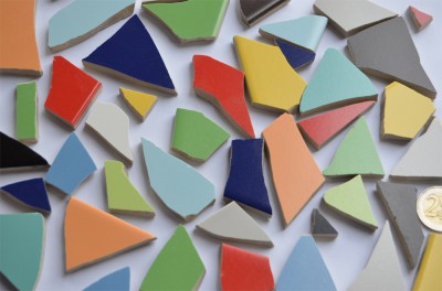 Bruchmosaik bunt ca. 1-6cm frostsicher 6,5mm stark 500g ca. 40 St. Bruchmosaik bunt ca. 1-6cm frostsicher 6,5mm stark 500g ca. 40 St.