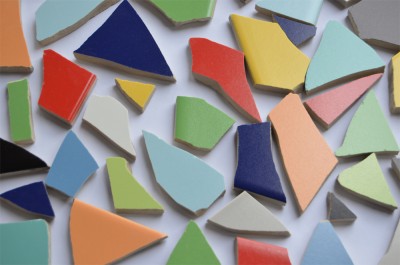 Bruchmosaik bunt ca. 1-6cm frostsicher 6,5mm stark 500g ca. 40 St. Bruchmosaik bunt ca. 1-6cm frostsicher 6,5mm stark 500g ca. 40 St.