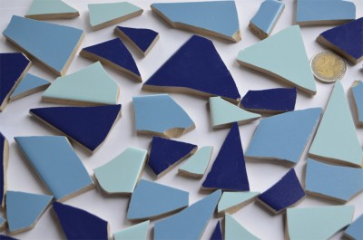 Bruchmosaik Blaumix ca. 1-6cm frostsicher 6,5mm stark 500g ca40 St. Bruchmosaik Blaumix ca. 1-6cm frostsicher 6,5mm stark 500g ca40 St.