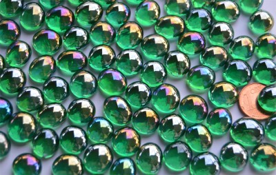 Mini Glasnuggets 10-12mm grün irisierend transp. 70g ca.50 St.
