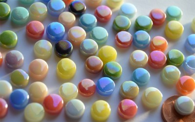 Mini Mosaiksteine bunt irisierend rund 8mm 40g,- ca. 100 St.