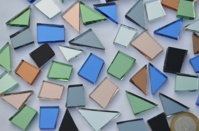 Spiegel- Mosaiksteine Formen-Mix 15-35mm bunt 120g, ca. 48 St. Spiegel- Mosaiksteine Formen-Mix 15-35mm bunt 120g, ca. 48 St.
