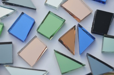 Spiegel- Mosaiksteine Formen-Mix 15-35mm bunt 120g, ca. 48 St. Spiegel- Mosaiksteine Formen-Mix 15-35mm bunt 120g, ca. 48 St.