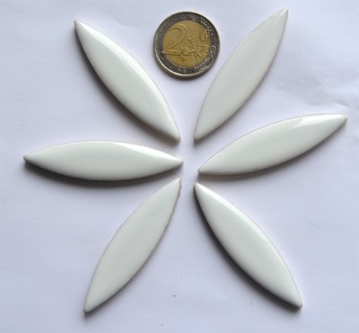 Mosaiksteine Blattform 6cm lang Keramik weiß 6 St.- ca.45g Mosaiksteine Blattform 6cm lang Keramik weiß 6 St.- ca.45g