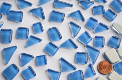 Glas Mosaiksteine unregelmäßig blau 200g, ca. 130-150St. Glas Mosaiksteine unregelmäßig blau 200g, ca. 130-150St.