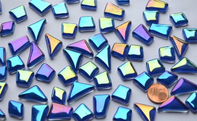 Glas Mosaiksteine unregelm. irisierend dunkelblau 100g, ca.50St. Glas Mosaiksteine unregelm. irisierend dunkelblau 100g, ca.50St.