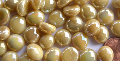 Glasnuggets 10-12mm creme-beige opak irisierend, NICHT transp. 70g ca. 50St.