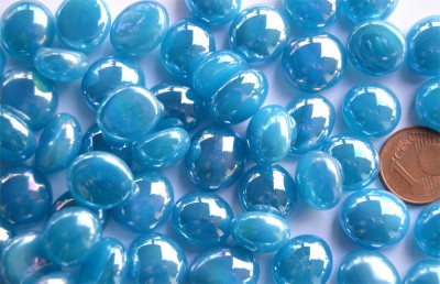 Glasnuggets 10-12mm blau opak irisierend, NICHT transp. 70g ca. 50St. Glasnuggets 10-12mm blau opak irisierend, NICHT transp. 70g ca. 50St.