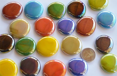 Dekosteine 32-37mm bunt opak hochglänz/irisie. XL 200g, ca10-12St