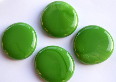 Dekosteine XL 32-37mm grün opak nicht transparent 4 Stück ca. 70g. Dekosteine XL 32-37mm grün opak nicht transparent 4 Stück ca. 70g.