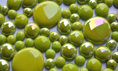 Glasnuggets hellgrün Mix opak in 3 Größen 10-44 mm, 230g, ca. 75 St.