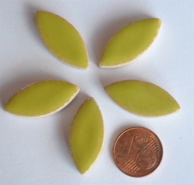 Mosaiksteine Blattform ca. 2,5cm lang Keramik hellgrün 5 St.- ca. 9g Mosaiksteine Blattform ca. 2,5cm lang Keramik hellgrün 5 St.- ca. 9g