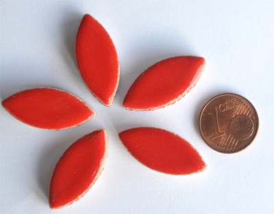 Mosaiksteine Blattform ca. 2,5cm lang Keramik rot 5 St.- ca. 9g Mosaiksteine Blattform ca. 2,5cm lang Keramik rot 5 St.- ca. 9g