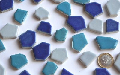 Bruchmosaik ca. 1-4cm frostsicher Keramik Stärke ca. 6mm Blaumix 200g ca. 35 St.