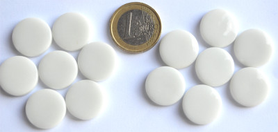 Glas Mosaiksteine rund 17-18mm weiß Stärke 4mm 14 St.- 30g.