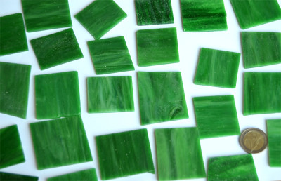 Tiffany Glas grün marmoriert 200g. halbtransparent Glasstücke ca. 15-17St. Tiffany Glas grün marmoriert 200g. halbtransparent Glasstücke ca. 15-17St.