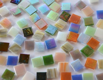 Glas Mosaiksteine schimmernd 1,5x1,5cm Buntmix 200 St.- ca. 290g