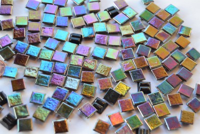 Minimosaik schwarz mit Regenbogenschimmer 1x1cm, 400g, ca. 600 St.