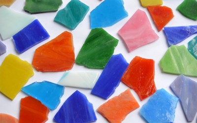 Tiffany-Glas bunt unbearbeitet ca. 1-6cm klein 400g, ca. 60 St.