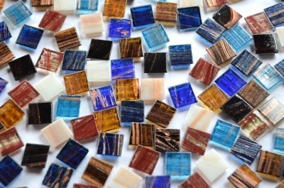 Glasmosaiksteine mit Goldfäden bunt 1,5x1,5cm 100 St.- ca. 145g