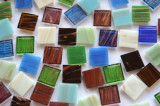 Glas Mosaiksteine 2x2cm bunt aus 4 Artikeln 250 St. ca. 725g. Glas Mosaiksteine 2x2cm bunt aus 4 Artikeln 250 St. ca. 725g.
