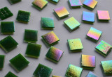 Glas Mosaiksteine schimmernd 2x2 cm dunkelgrün 50 St.- ca. 145g Glas Mosaiksteine schimmernd 2x2 cm dunkelgrün 50 St.- ca. 145g