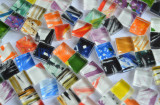Mosaiksteine (Soft-Glas) mit Muster bunt 1x1cm 100 g. , ca. 110 St. Mosaiksteine (Soft-Glas) mit Muster bunt 1x1cm 100 g. , ca. 110 St.