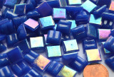 Mosaiksteine blau mit Regenbogenschimmer 1x1cm, 64 St.- ca. 40g Mosaiksteine blau mit Regenbogenschimmer 1x1cm, 64 St.- ca. 40g